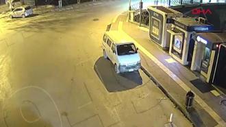 Otomobil, Yeşilırmak'a uçtu; 1 ölü, 1 yaralı