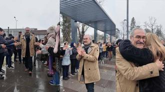 Emekliye ayrılan okul müdürünü gözyaşlarıyla uğurladılar