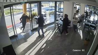 Muğla'da 3.5 büyüklüğünde deprem, o anlar güvenlik kamerasında