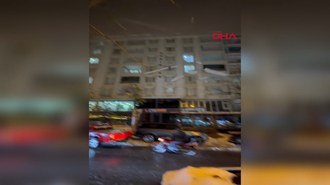 Siirt’te çatılardan düşen kar kütleleri araç ve iş yerlerinde hasara yol açtı