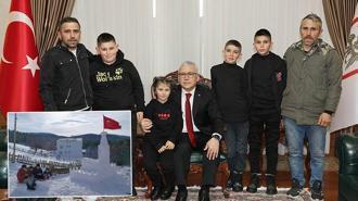 Kardan Kız Kulesi yapan çocuklar, bakanlığın davetlisi olarak İstanbul'a gitti