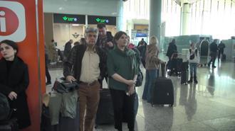 İstanbul Havalimanı'nda İran'a gitmek için bekliyorlar: Yakınlarımıza ulaşamıyoruz