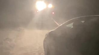 Karda mahsur kalan sürücüyü İl Özel İdaresi ekipleri kurtardı