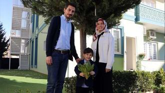 Diyabetli çocuklarına kreş bulamayan çift, işlerinden istifa edip kendi merkezlerini açtı