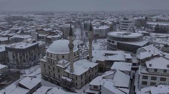 Karla kaplı Bolu kent merkezi, dronla görüntülendi