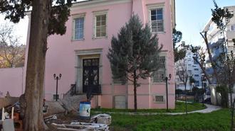 Latife Hanım Köşkü'nün bakımsızlığı tepkilere neden oldu