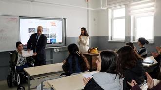 Kol ve bacakları olmayan Nakşin’e okulda alkışlı karne sürprizi