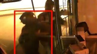 Kaldırım taşı ile iş yerinin camını kırıp, tablet ve cep telefonu çaldılar