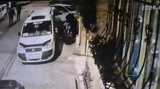 Esenyurt'ta motosiklet hırsızlığı kamerada