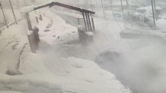 Bitlis'te 4 polisin yaralandığı kaza kamerada