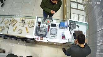 Eskişehir’de kuyumcuya sahte bilezik satmaya çalışan şüpheli yakalandı