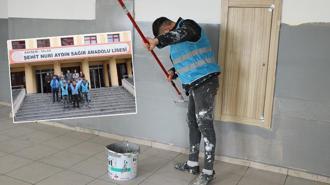 Yükümlüler, okulu boyayıp sömestir sonrası eğitim dönemine hazırladı