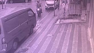 Sultangazi'de silahlı saldırı kamerada: 2 yaralı