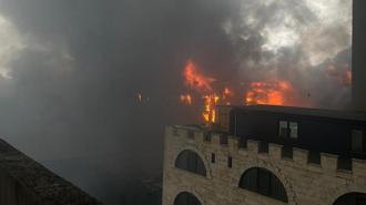 Ataşehir'de oto yedek parça dükkanında çıkan yangın kontrol altına alındı