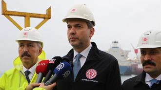 Bakan Bayraktar: Önümüzdeki 2 yılda 200 milyon metreküplük gazı gemilerle alır hale geleceğiz