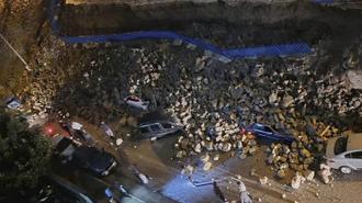 İstinat duvarının park halindeki araçların üstüne çöktüğü anlar kamerada