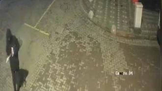 Zeytinburnu'nda gece saatlerinde sokak sokak gezip torpil patlattı