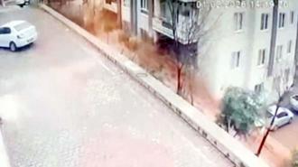 Gaziantep’te istinat duvarının çökmesi kamerada
