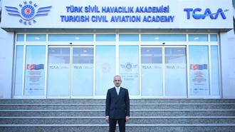 Bakan Uraloğlu: Yolcu ve kargo uçağı sayısı 800'e ulaştı