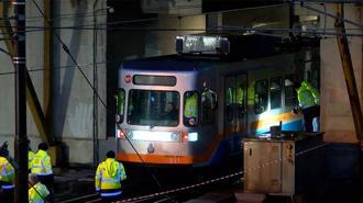 Esenler'de metro raydan çıktı; yolcular tahliye edildi