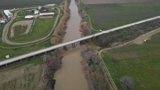 Kuruyan Gediz Nehri, yağışlar sonrası eski günlerine döndü