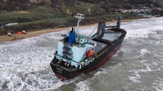 Sarıyer'de karaya oturan geminin son durumu havadan görüntülendi