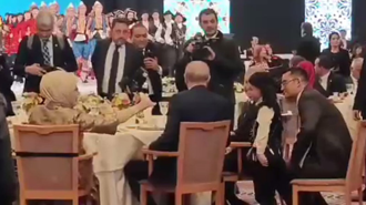 Cumhurbaşkanı Erdoğan ve eşinin horonunu ilgiyle izlediği Talha: Çok mutluyum