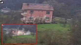 Kastamonu'da heyelan nedeniyle 2 katlı ev çöktü; o anlar kamerada