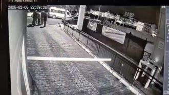 Küçükçekmece'de polis memuru ve eşini sokak ortasında darbettiler