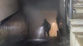 Maltepe'de oto tamirhanesinde yangın; 3 kişi dumandan etkilendi