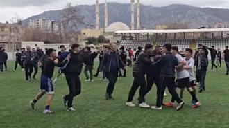 Liselilerin futbol turnuvasında kavga