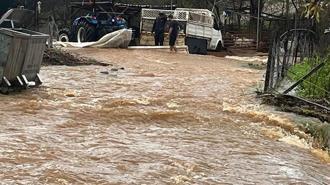 Köyceğiz'de sağanak; evleri su bastı, dereler taştı