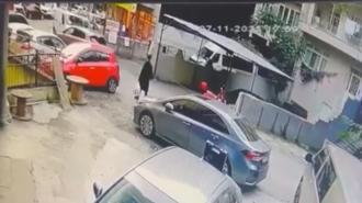 Kağıthane'de otomobil 4 araca ve yayaya çarptı: Yanımdaki araç olmasaydı morgda olurdum