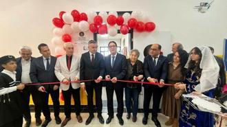 Depremde kaybettiği çocuklarının anısını bilim ve sanatla yaşatıyor