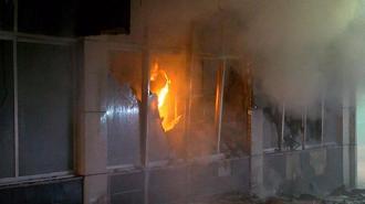 Bağcılar'da 4 katlı tekstil fabrikası alev alev yandı