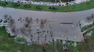 Çanakkale'de taşan Sarıçay dron ile görüntülendi