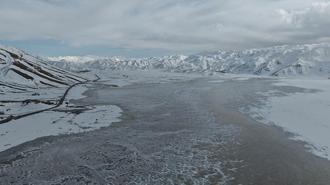Buzu çözülmeye başlayan Nehil Sazlığı dron kamerasında