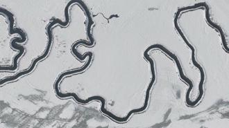 Beyaz örtüyle kaplanan Menderesler, dronla görüntülendi