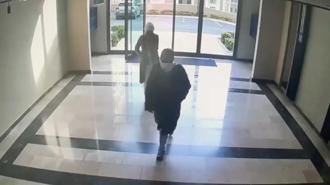 Evlere girip hırsızlık yapan şüphelilerden 1'i yakalandı diğeri aranıyor