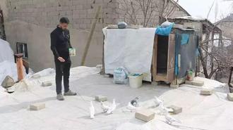 Evinin damında 3 ırktan 50 güvercin besliyor