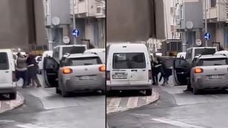 Sultangazi’de davulcuların yumruk yumruğa kavgası kamerada