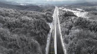 Karla kaplı Bolu Dağı dron ile görüntülendi