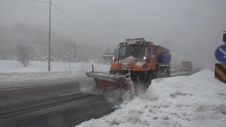 Bolu Dağı'nda kar yağışı ve sis