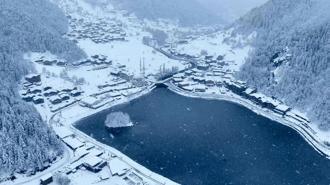 Uzungöl’de kar yağışı sonrası seyirlik manzaralar