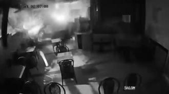 Üsküdar'da otomobil börekçiye uçtu