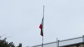 İstanbul'daki İran Başkonsolosluğu'nda bayraklar yarıya indirildi