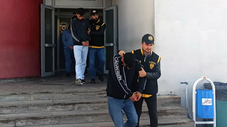 Kendisini ‘Komiser Vedat’ olarak tanıtıp, emekliyi dolandırdı