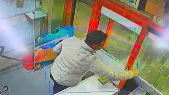 Şanlıurfa’da telefon hırsızlığı kamerada