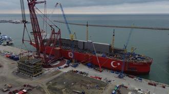 Osman Gazi yüzer üretim platformuna 2,5 tonluk modül entegre edildi