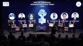 İstinye Üniversitesi’nde ‘Prof. Dr. Türker Kılıç Nörobilim Teşvik Ödülü’ sahibini buldu